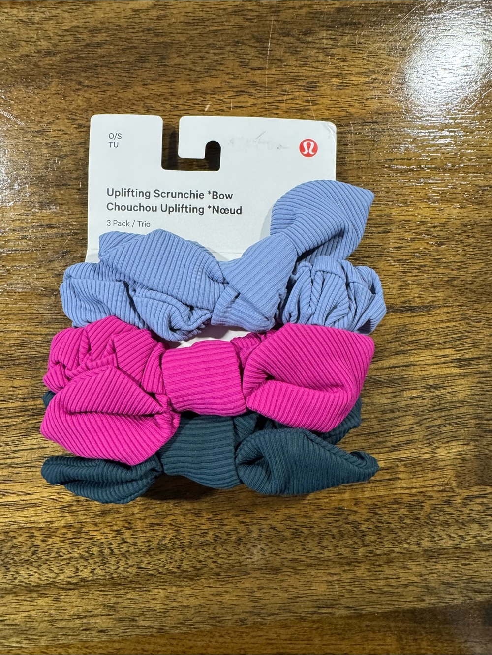 Lululemon uplifting bow scrunchies